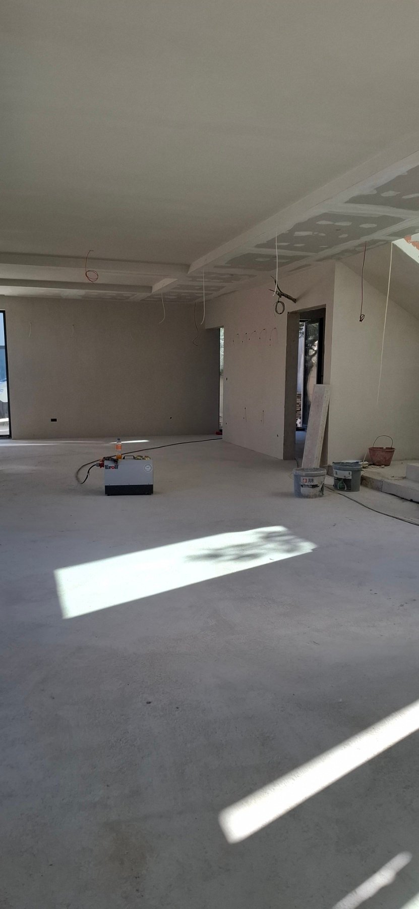 Prije — salon u roh-bau fazi